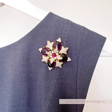 JOMAZ Брошь «Пурпурная звезда: мальтийский крест » JOMAZ Брошь «Пурпурная звезда: мальтийский крест »