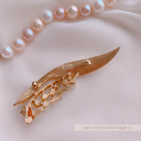 TRIFARI Брошь «Ландыш жемчужный: золото» pat.172560 (с небольшим нюансом) -30%