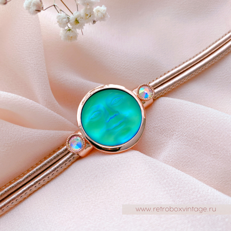 KIRKS FOLLY Браслет «Лунный свет: изумрудный хамелеон в розовом золоте на кожаном ремешке»