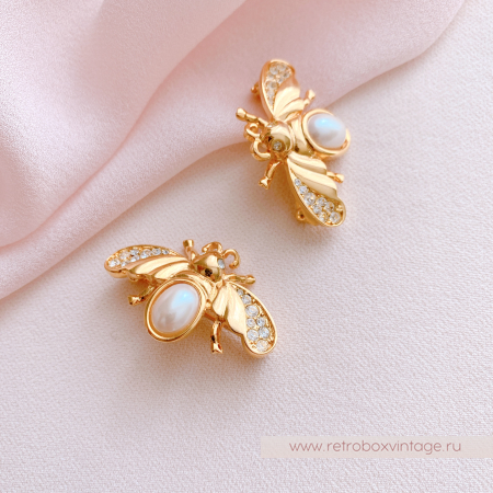 NAPIER Дуэт брошей "Жемчужные пчелки" в парчовом футляре