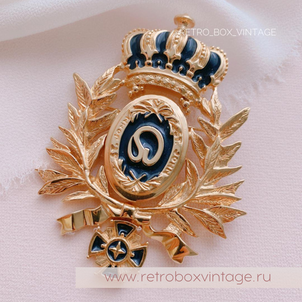 ST. JOHN Брошь «Регалии короны» с мальтийским крестом