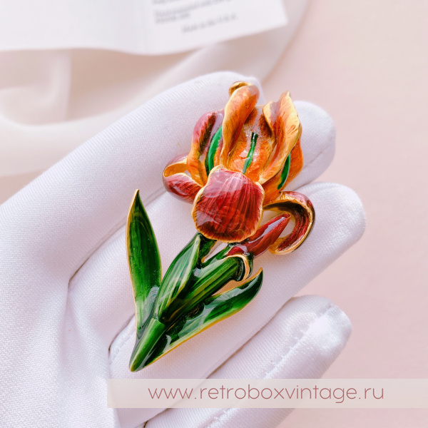 MFA Брошь «Фиолетовый ирис» / Музейная коллекция