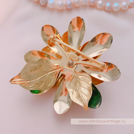 JOAN RIVERS Брошь «Пудрово-бежевая гардения»