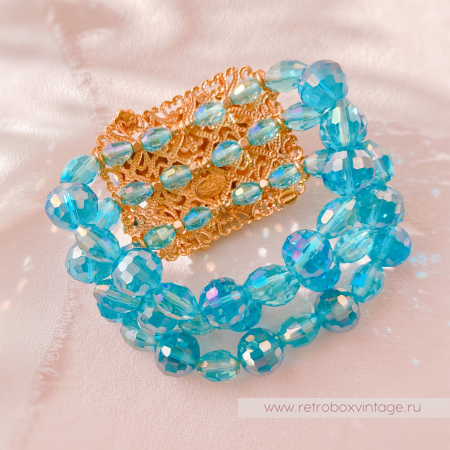 KIRKS FOLLY Браслет-стрейч «Чеширский кот» на голубых бусах: Коллекция «Алиса в стране чудес»