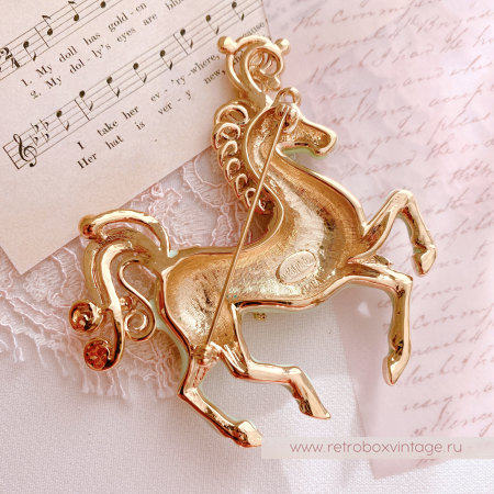 BOB MACKIE Брошь «Царская лошадь: мятная»