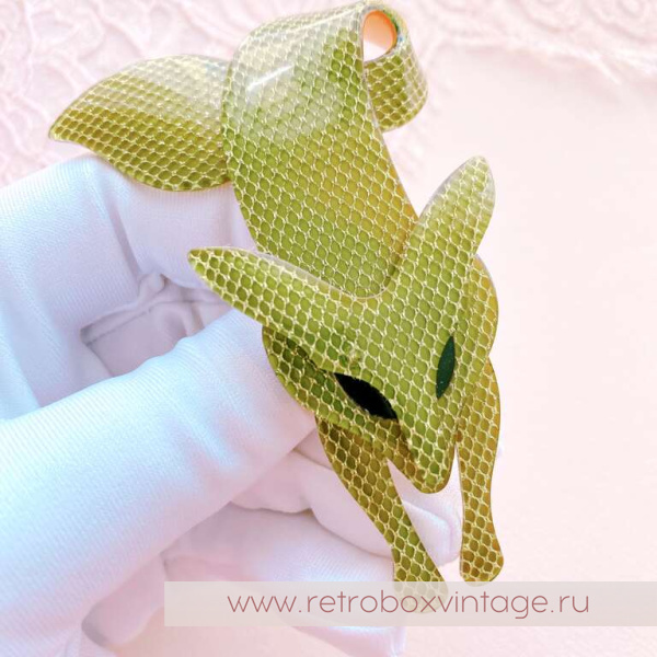 LEA STEIN Брошь «Лиса оливковая с золотой сеточкой»