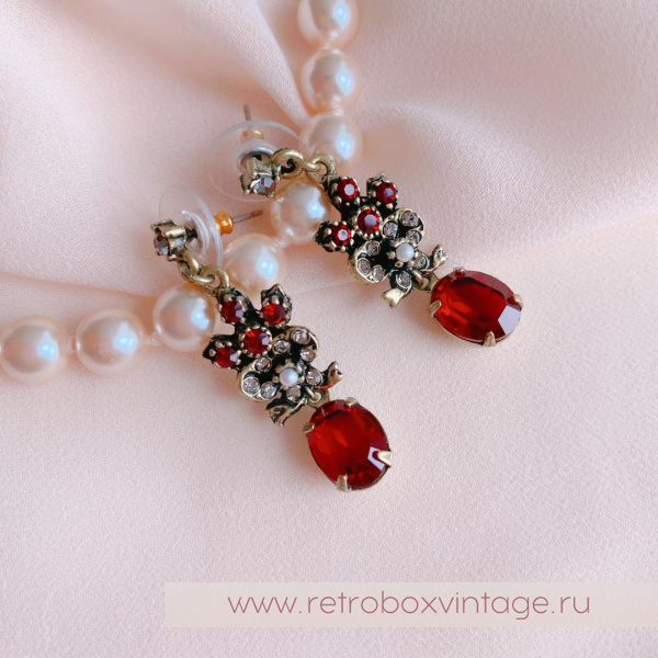 SWEET ROMANCE Серьги «Вечная любовь: гранатовое стекло» SWEET ROMANCE Серьги «Вечная любовь: гранатовое стекло»