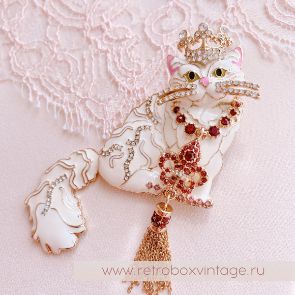 RITZY COUTURE Брошь-кулон «Белая королева кошек: золото» RITZY COUTURE Брошь-кулон «Белая королева кошек: золото»