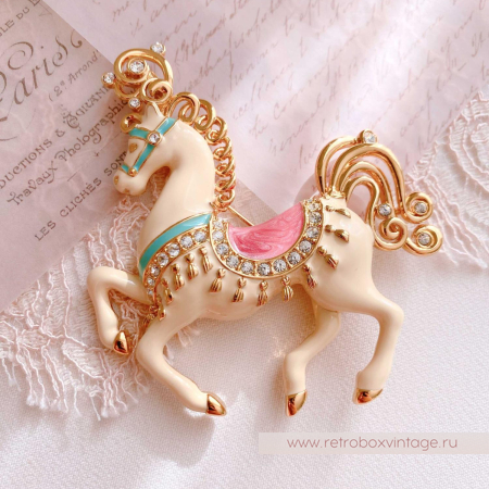 BOB MACKIE Брошь «Царская лошадь: кремовая»