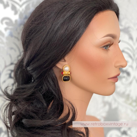 JOAN RIVERS Клипсы «В стиле Шанель: черно-белые»