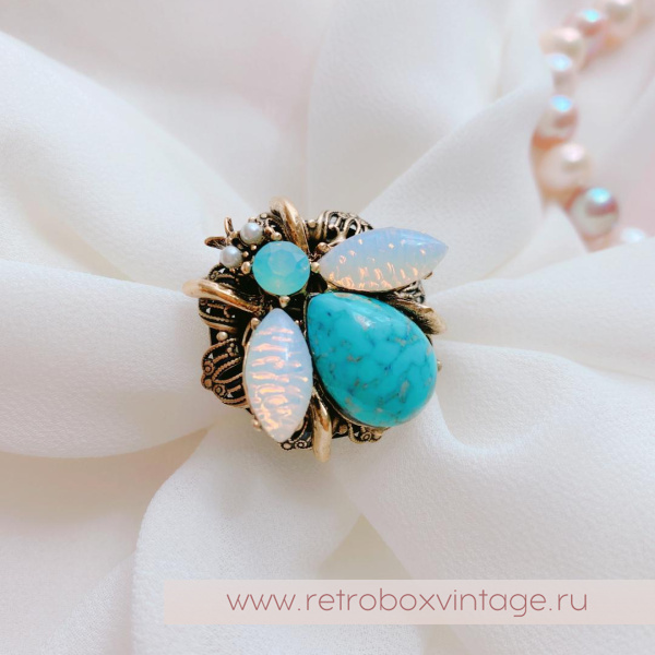 SWEET ROMANCE Кольцо «Пастельная пчелка: бирюза»