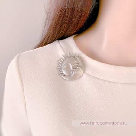 JJ / JONET JEWELRY Брошь "Поцелуй луны и солнца: серебро"