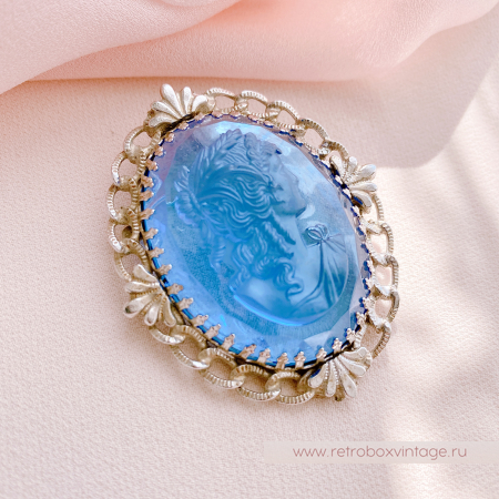 WHITING AND DAVIS Брошь «Голубая камея»