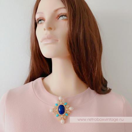 KJL / KENNETH J LANE Брошь-кулон "Аристократка: жемчужная с синим и бирюзовыми кабошонами"