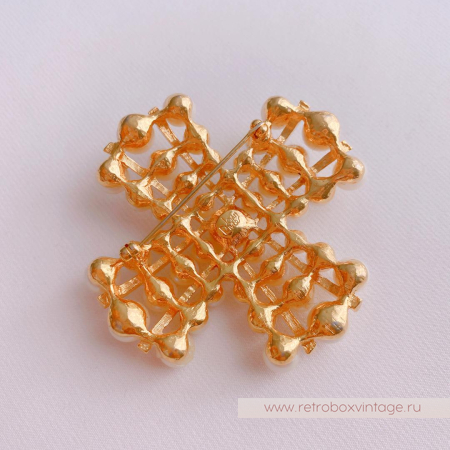 JOAN RIVERS Брошь «Жемчужный мальтийский крест»