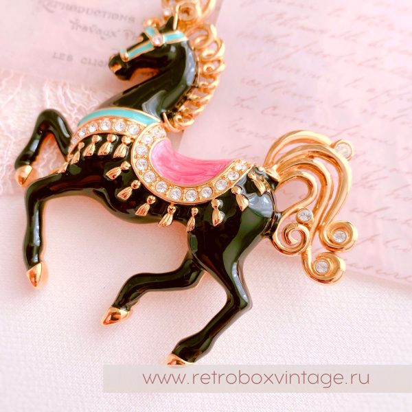 BOB MACKIE Брошь «Царская лошадь: черная»