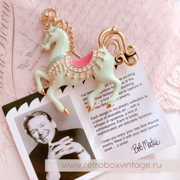 BOB MACKIE Брошь «Царская лошадь: мятная»