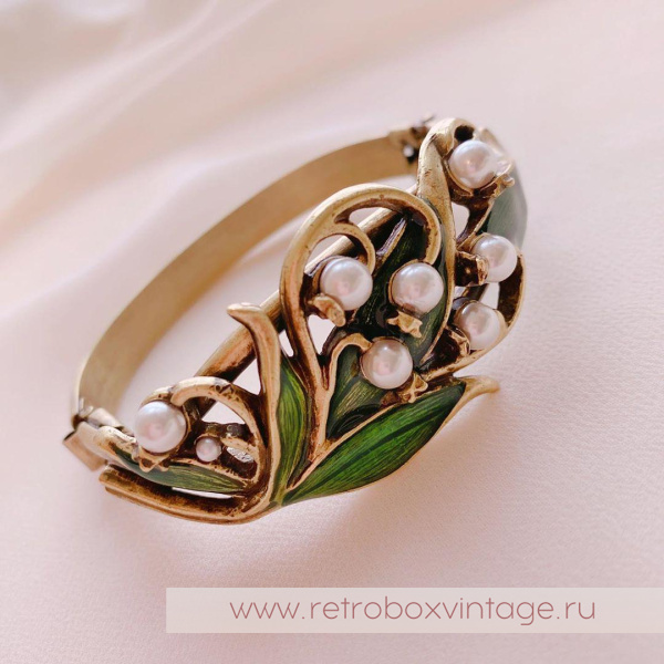 SWEET ROMANCE Браслет-каф «Жемчужные ландыши» SWEET ROMANCE Браслет-каф «Жемчужные ландыши»