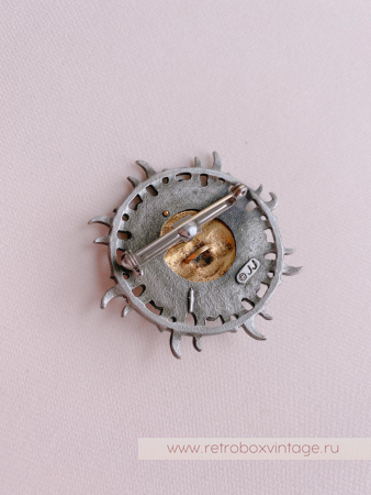 JJ / JONET JEWELRY Брошь-кулон «Солнце с улыбкой»