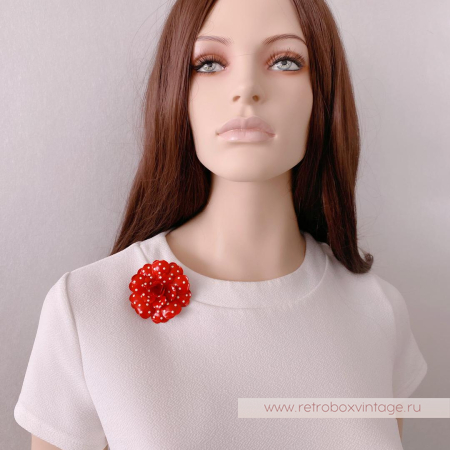 JOAN RIVERS Брошь «Красный цветок в горошек»