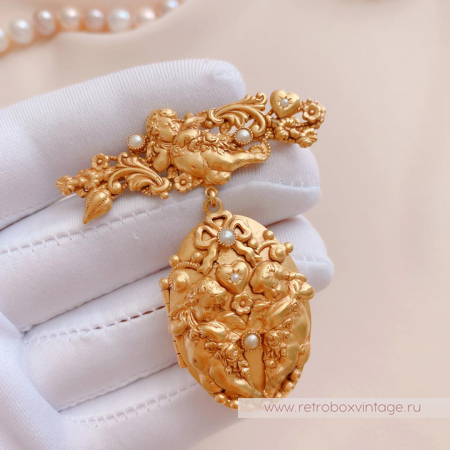 ASKEW LONDON Брошь-локет «Ангелочки»