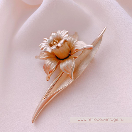 TRIFARI Брошь «Золотой нарцисс»