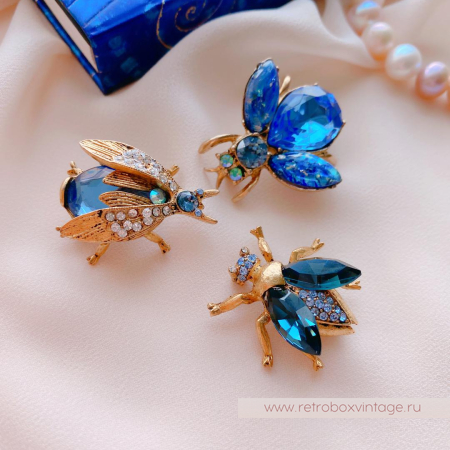 SWEET ROMANCE Трио брошей «Лазурные пчелки: сине-голубые в золоте» (3 шт)