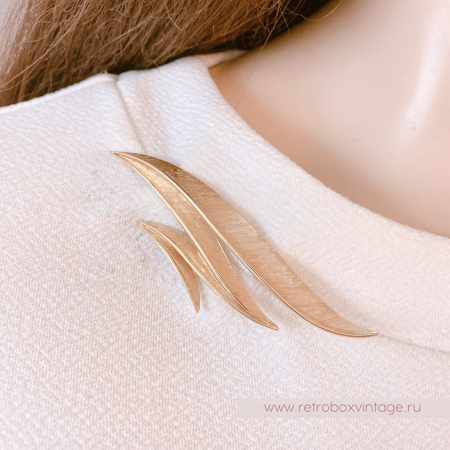 TRIFARI Брошь «Гармония жизни: золото» зигзаг