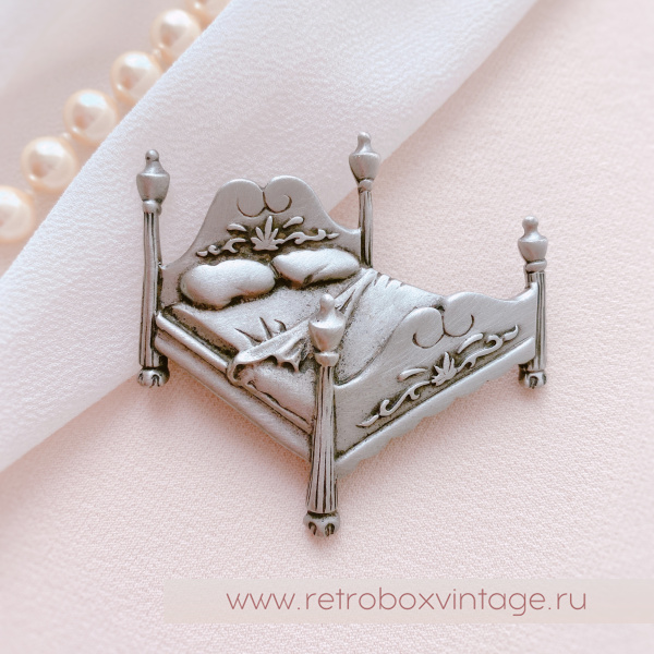 JJ / JONET JEWELRY Брошь "Ложе для двоих" кровать JJ / JONET JEWELRY Брошь "Ложе для двоих" кровать