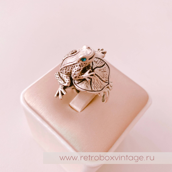 SWEET ROMANCE Кольцо "Лягушка на кувшинке: серебро"