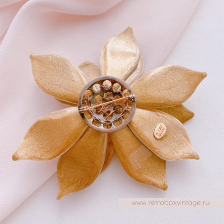 ALEXIS BITTAR Брошь "Серебристо-белый цветок с медовыми вензелями" бирюза, серебро, люцит