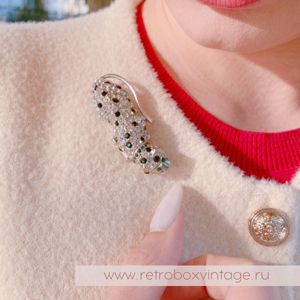 KENNETH J LANE for AVON Брошь «Кристальный леопард с зелеными глазами»