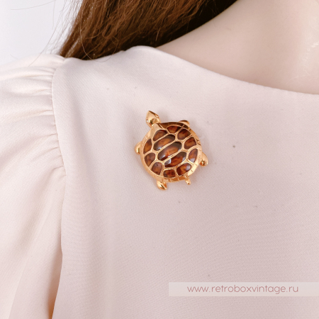 ANNE KLEIN Брошь «Маленькая черепаха»