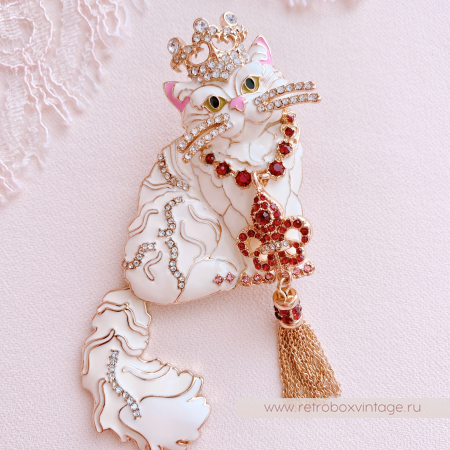 RITZY COUTURE Брошь-кулон «Белая королева кошек: золото»
