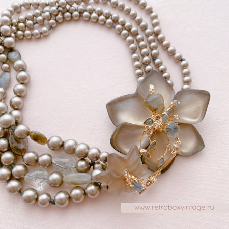 ALEXIS BITTAR Ожерелье-бусы "Шоколадные цветы и жемчуг" трамблер (кварц, лабрадорит, моховой агат)