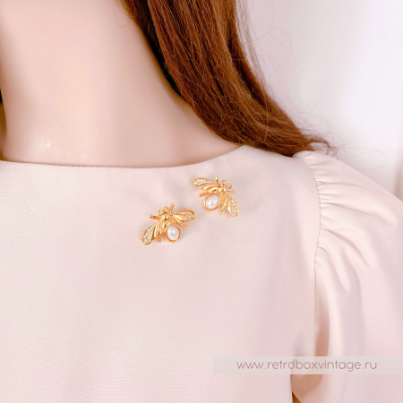 NAPIER Дуэт брошей "Жемчужные пчелки" в парчовом футляре