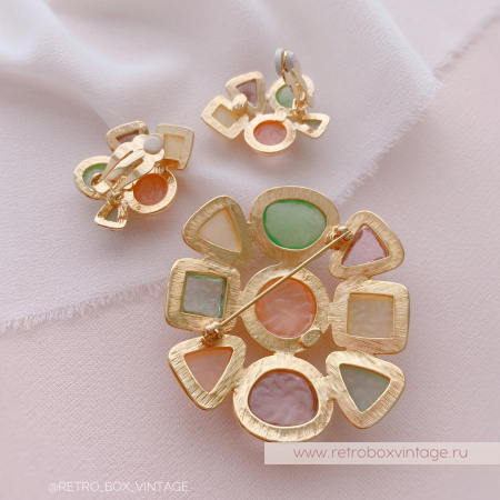 JOAN RIVERS Брошь «Шанель-пастель» (уценка)