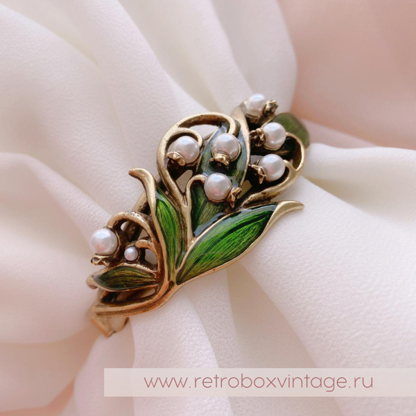 SWEET ROMANCE Браслет-каф «Жемчужные ландыши» SWEET ROMANCE Браслет-каф «Жемчужные ландыши»