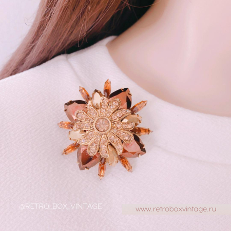 GRAZIANO Брошь «Грация» коньячный мальтийский крест