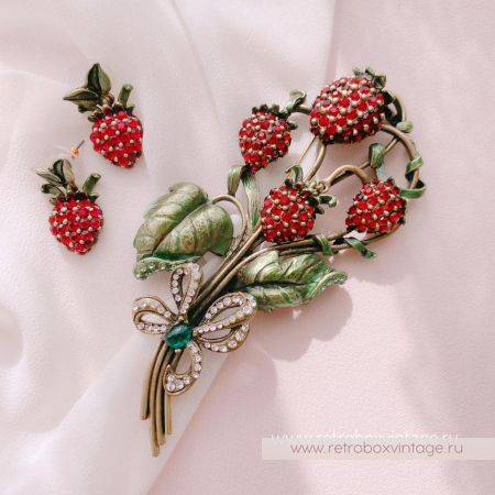 SWEET ROMANCE Брошь «Спелая земляника»