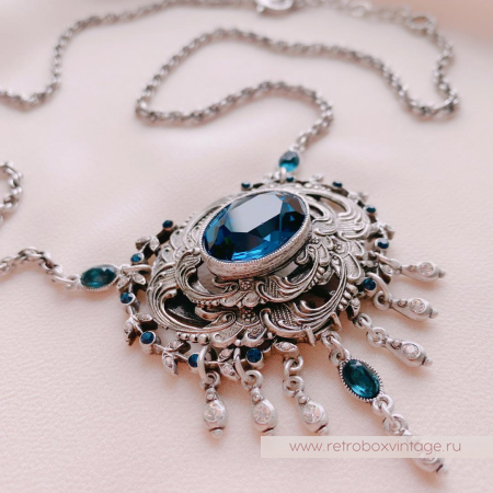 SWEET ROMANCE Ожерелье «Одетта: королевский синий в серебре»