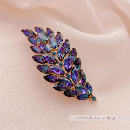 TRIFARI Брошь «Фиолетовое перо» TRIFARI Брошь «Фиолетовое перо»
