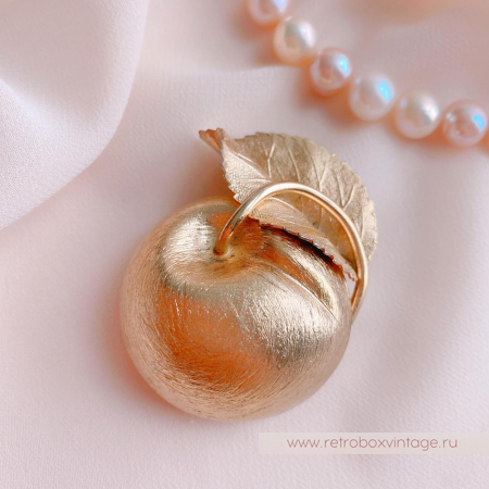 NAPIER Брошь «Золотое яблоко»