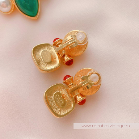 JOAN RIVERS Клипсы «В стиле Шанель: черно-белые»