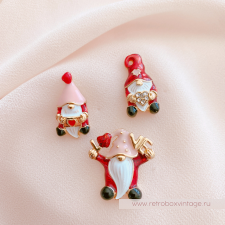 NAPIER Трио брошей-пин «Гномики с сердечками»