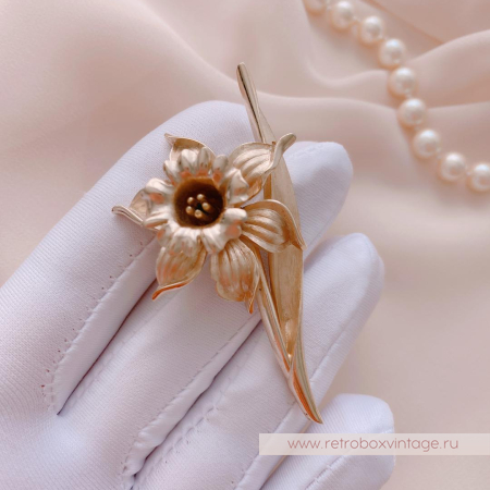 TRIFARI Брошь «Золотой нарцисс»