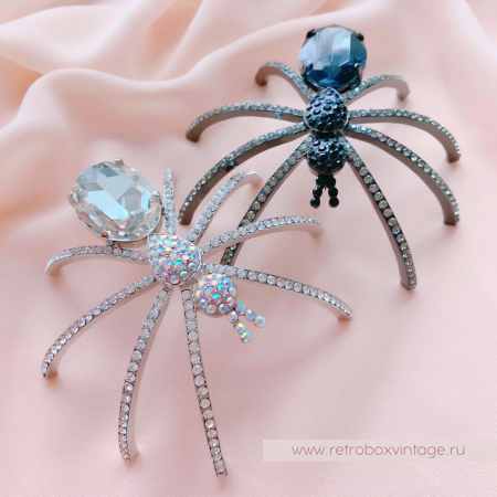 BUTTLER AND WILSON Брошь «Дымчатый паучок на удачу»