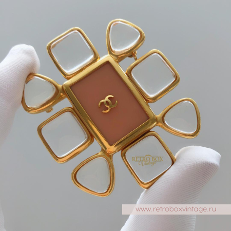 CHANEL Брошь «Пудровый мальтийский крест 1996 год»