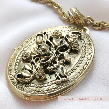 WHITING AND DAVIS Кулон-локет на цепочке «Цветы»