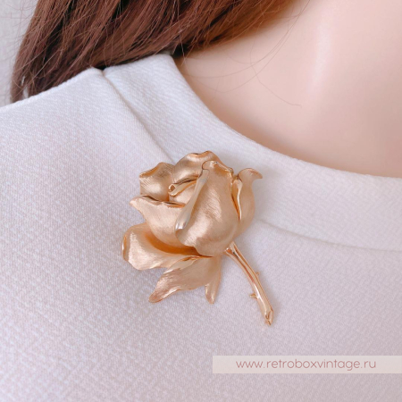 TRIFARI Брошь «Роза с пышным бутоном: золото»